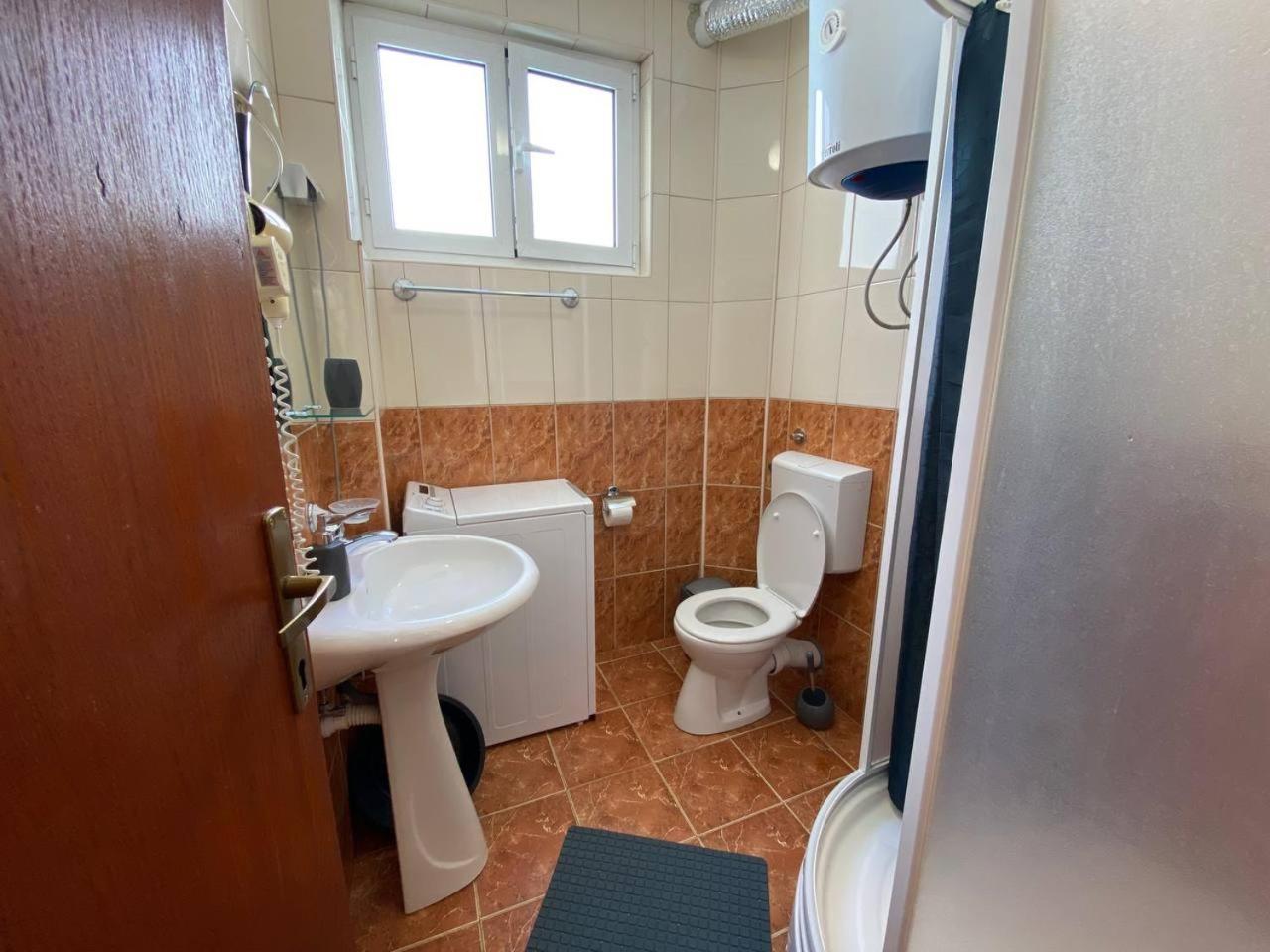 Alina'S Apartment Бечичі Екстер'єр фото