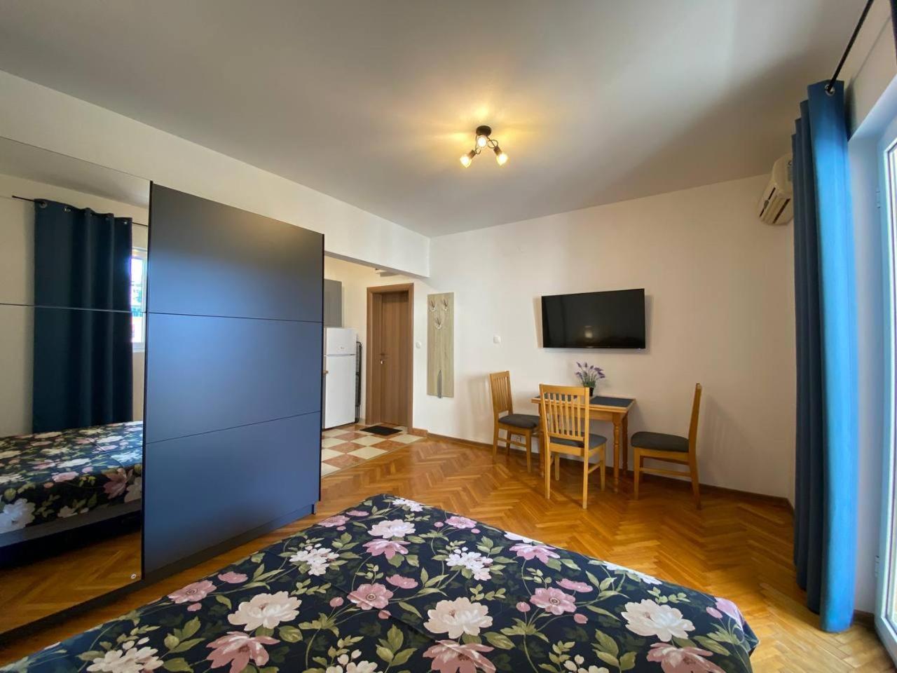 Alina'S Apartment Бечичі Екстер'єр фото