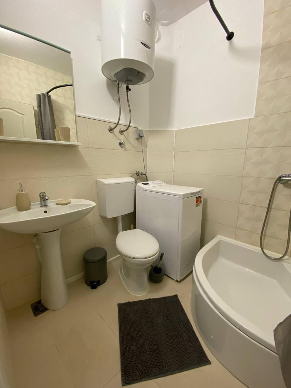 Alina'S Apartment Бечичі Екстер'єр фото