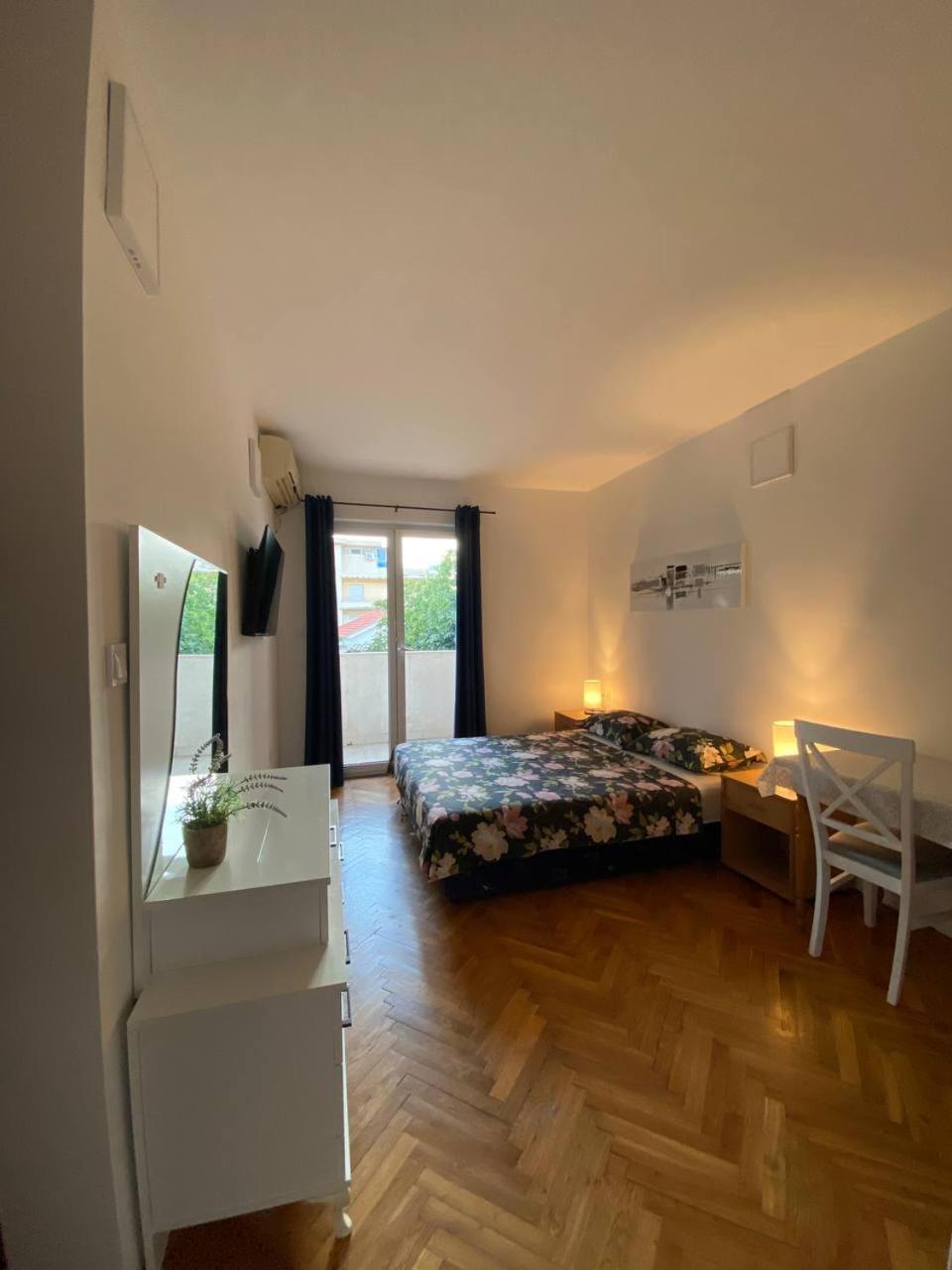Alina'S Apartment Бечичі Екстер'єр фото