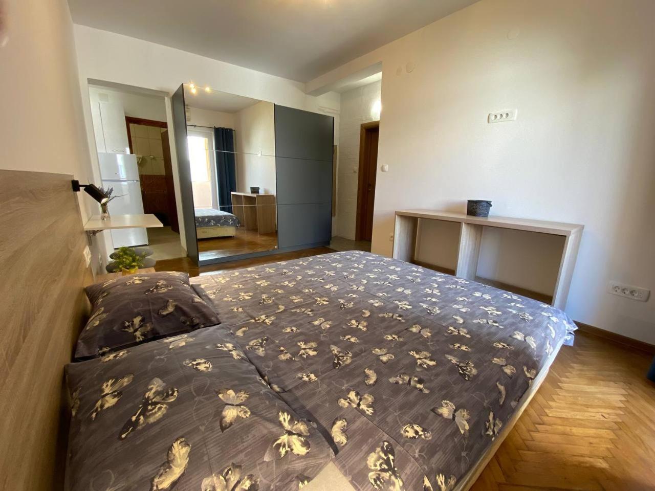 Alina'S Apartment Бечичі Екстер'єр фото